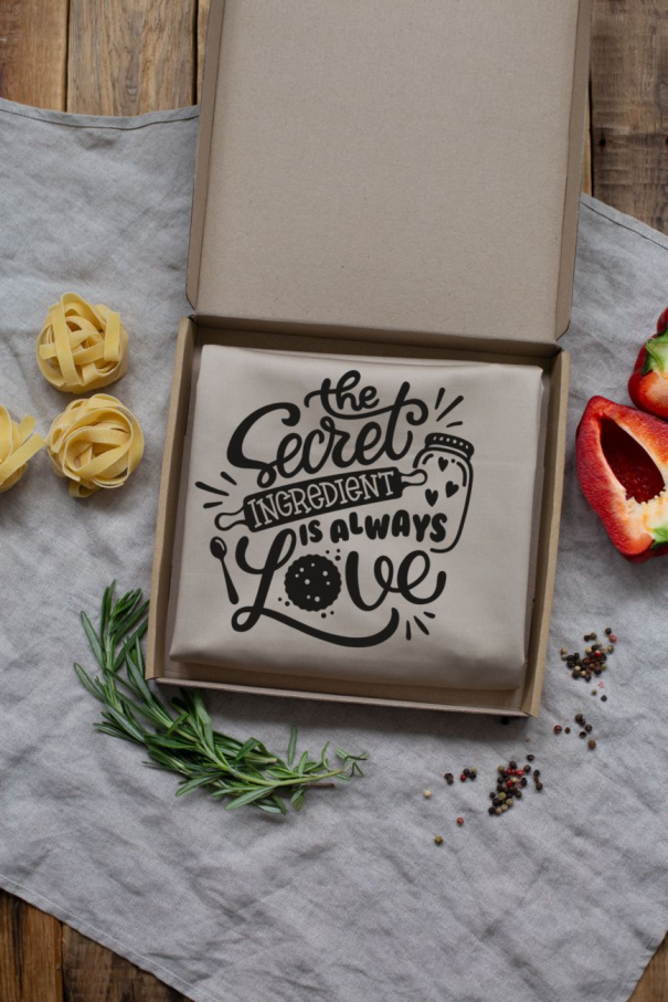 Фартук "The secret ingredient is always love" бежевый